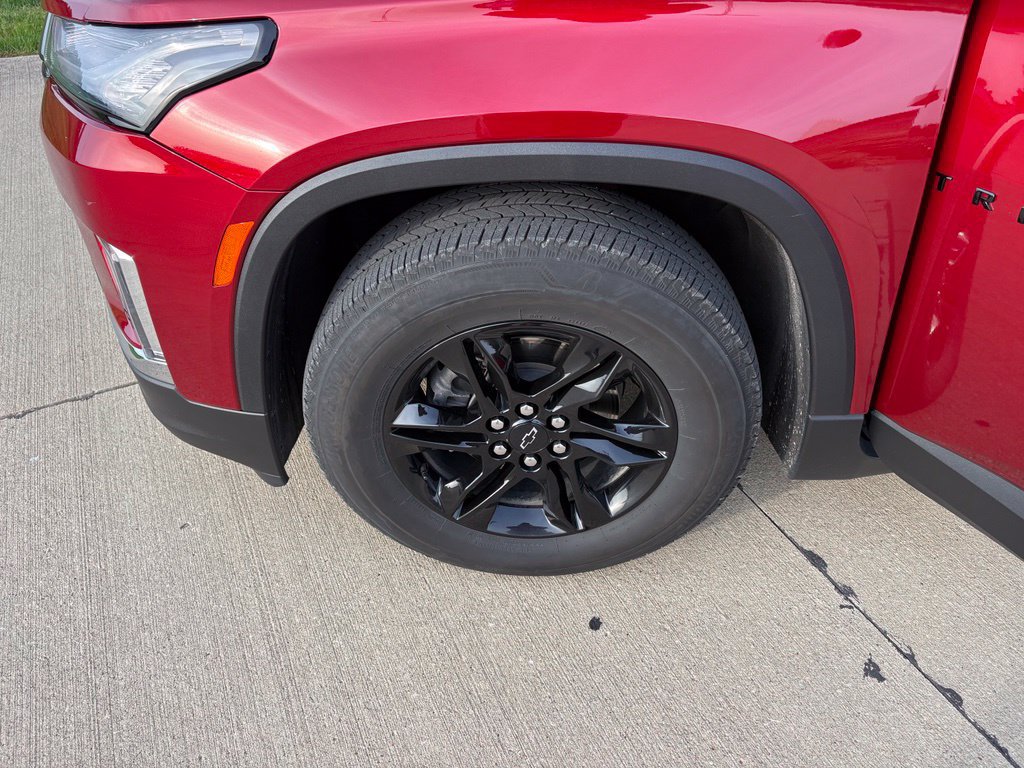 Used 2024 Chevrolet Traverse LT FWD image 24
