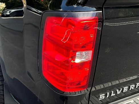 Used 2018 Chevrolet Silverado 1500 LT w/ All Star Edition AWD/4WD image 19