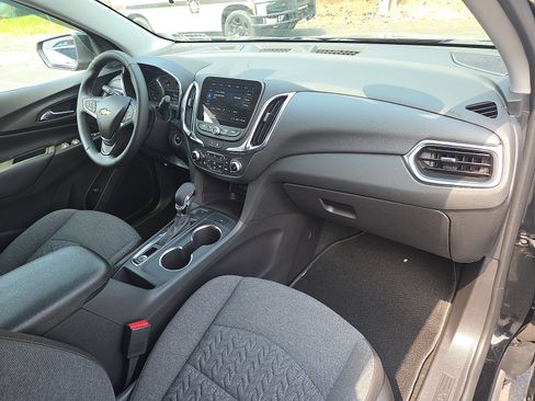 Used 2024 Chevrolet Equinox LT AWD/4WD image 18