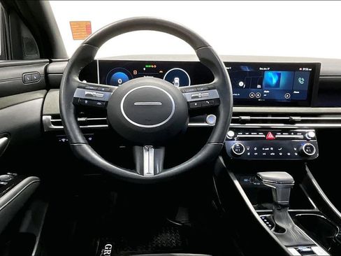 Used 2025 Hyundai Santa Cruz Limited image 7