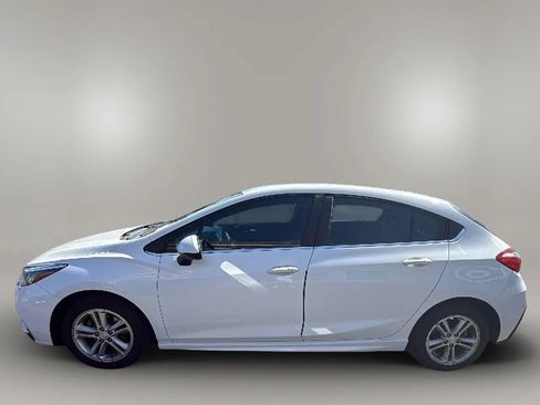 Used 2017 Chevrolet Cruze LT w/ Convenience Package FWD image 2