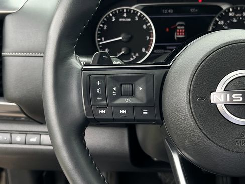 Certified 2024 Nissan Pathfinder SL FWD image 10