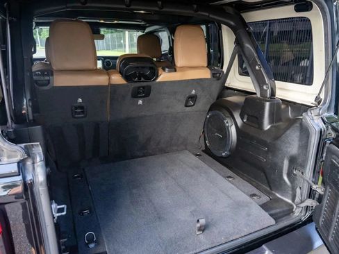 Used 2021 Jeep Wrangler Unlimited Sahara AWD/4WD image 14
