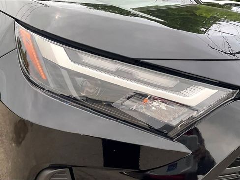 Used 2025 Toyota RAV4 XLE w/ Convenience Package image 28
