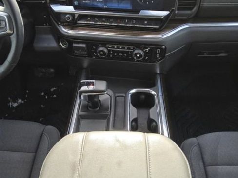 Used 2024 Chevrolet Silverado 1500 LT Trail Boss w/ Convenience Package II image 8