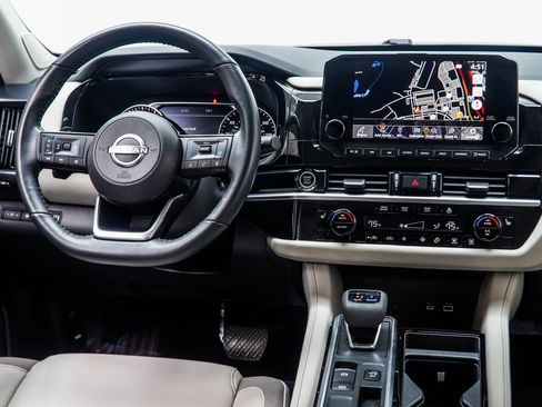 Used 2022 Nissan Pathfinder SL w/ SL Premium Package FWD image 17