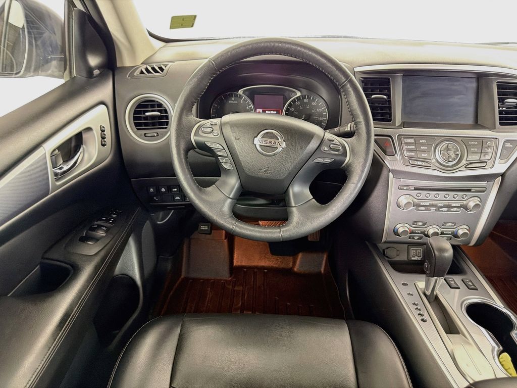 Used 2018 Nissan Pathfinder SL FWD image 19