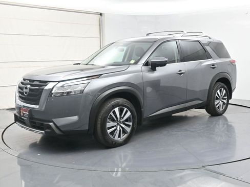 Used 2024 Nissan Pathfinder SL AWD/4WD image 1