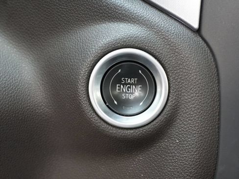 Used 2020 GMC Sierra 1500 SLT RWD image 13