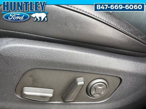 Used 2025 Kia Carnival SX w/ SX Dark Edition Package FWD image 22