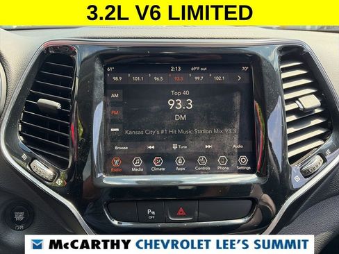 Used 2019 Jeep Cherokee Limited AWD/4WD image 6