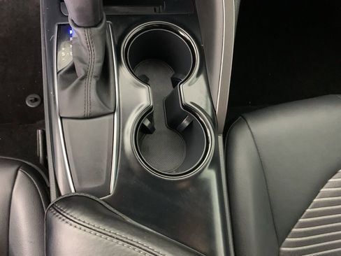 Used 2020 Toyota Camry SE image 26