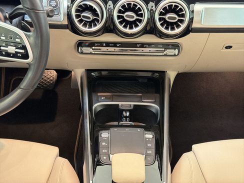 Used 2021 Mercedes-Benz GLB 250 image 23
