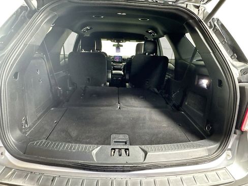 Used 2020 Ford Explorer XLT w/ Equipment Group 202A image 31