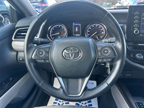 Used 2023 Toyota Camry SE image 19