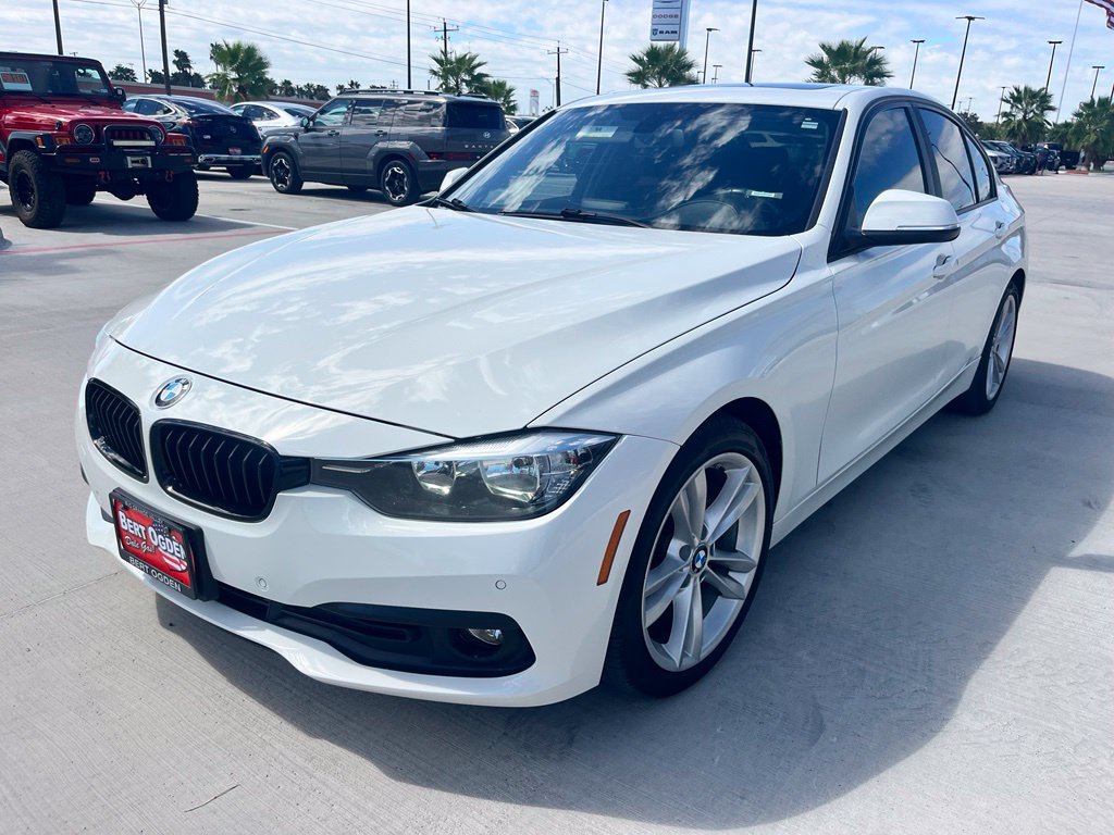 Used 2016 BMW 320i Sedan RWD image 3