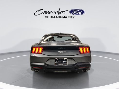 Used 2025 Ford Mustang Coupe image 7