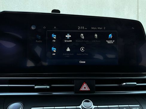 Used 2025 Hyundai Elantra Limited image 36