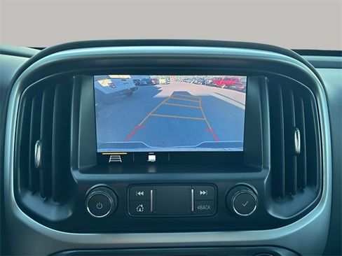 Used 2019 Chevrolet Colorado LT image 12