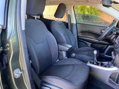 Used 2018 Jeep Compass Sport AWD/4WD image 49