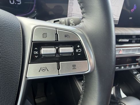 Certified 2024 Kia Telluride EX w/ EX Captain's Chair Package FWD image 28