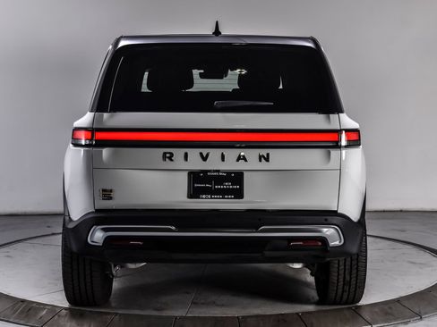 Used 2024 Rivian R1S Adventure AWD/4WD image 5