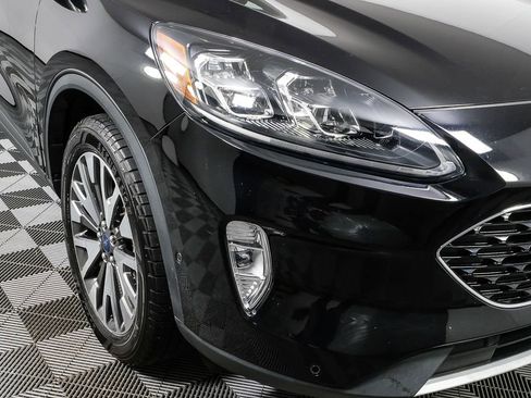 Used 2020 Ford Escape Titanium image 37