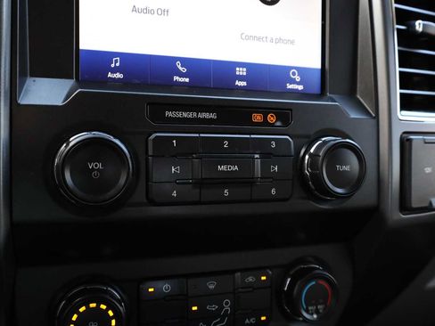Used 2021 Ford F250 XLT w/ FX4 Off-Road Package AWD/4WD image 23