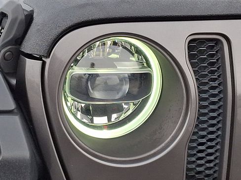 Used 2018 Jeep Wrangler Unlimited Rubicon w/ Dual Top Group image 8