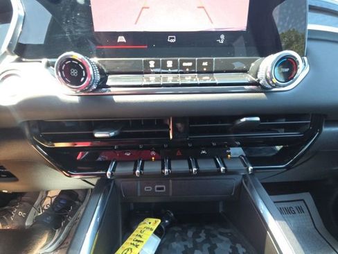 Used 2025 GMC Canyon Elevation RWD image 14