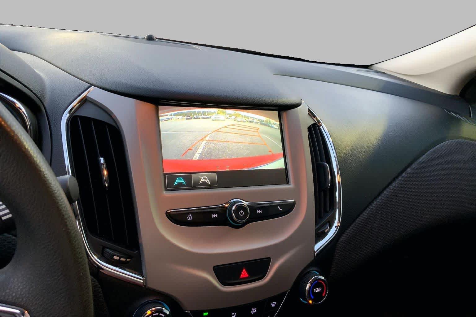 Used 2017 Chevrolet Cruze LS FWD image 25