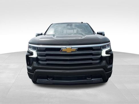 Used 2023 Chevrolet Silverado 1500 High Country w/ High Country Premium Package AWD/4WD image 8