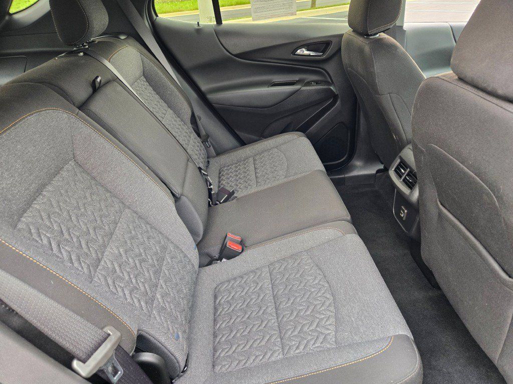 Used 2023 Chevrolet Equinox LT FWD image 9