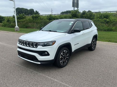 Used 2023 Jeep Compass Limited AWD/4WD image 7
