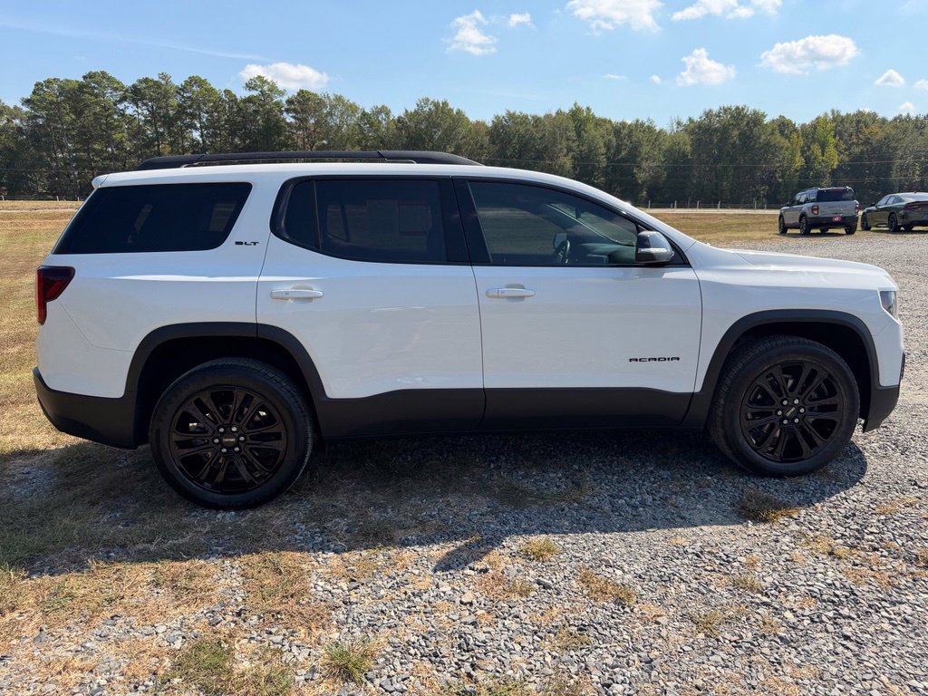 Used 2023 GMC Acadia SLT w/ Elevation Edition FWD image 9