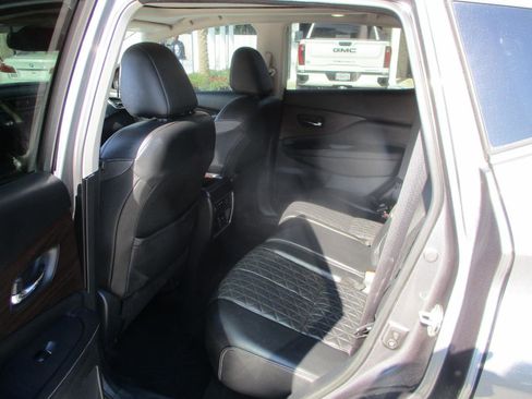 Used 2019 Nissan Murano Platinum FWD image 17