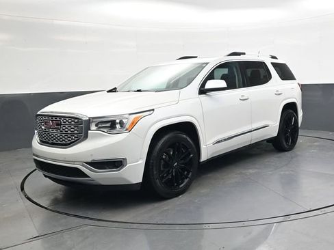 Used 2017 GMC Acadia Denali w/ Technology Package image 9