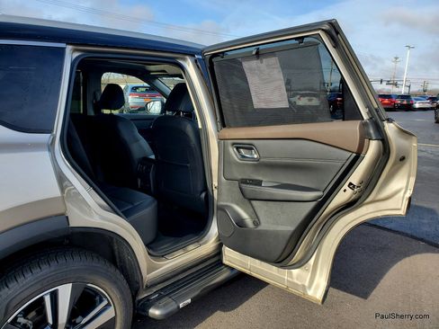 Used 2023 Nissan Rogue SL w/ SL Premium Package image 44