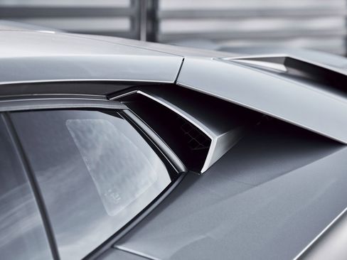 Used 2018 Lamborghini Aventador S image 18