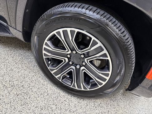 Used 2022 Jeep Wagoneer Series III w/ Rear Seat Video Group 1 image 78