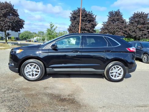 Used 2024 Ford Edge SEL w/ Convenience Package AWD/4WD image 2