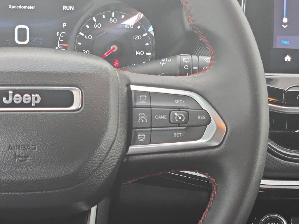 Used 2025 Jeep Compass Trailhawk AWD/4WD image 21