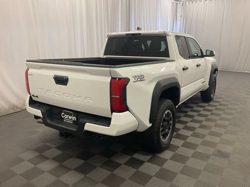 Used 2024 Toyota Tacoma TRD Off-Road AWD/4WD image 5