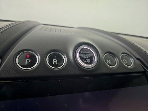 Used 2022 Aston Martin DBX AWD/4WD image 16