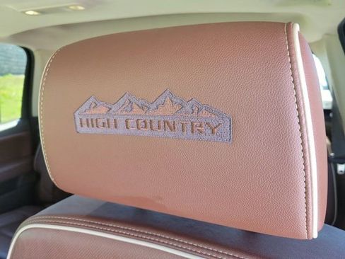 Used 2017 Chevrolet Silverado 1500 High Country image 8