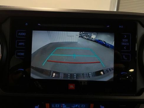 Used 2017 Toyota Tacoma TRD Off-Road AWD/4WD image 26