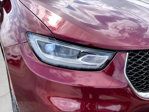 Certified 2023 Chrysler Pacifica Touring-L FWD image 33