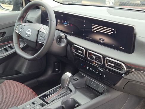 New 2026 Nissan Sentra SR w/ Floor Mat Package FWD image 7