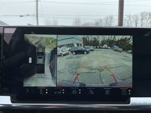 Used 2025 Chevrolet Silverado 2500 LTZ w/ LTZ Premium Package image 17