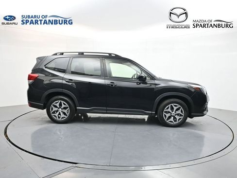Used 2024 Subaru Forester Premium AWD/4WD image 9